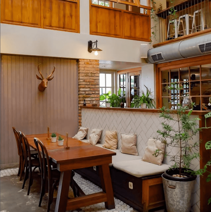 Lucky Cat Coffee & Kitchen 4