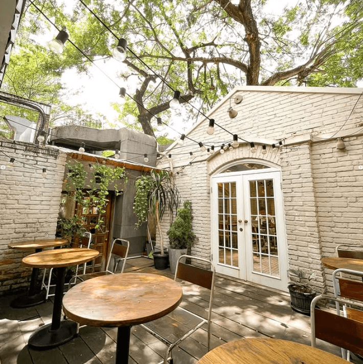 Lucky Cat Coffee & Kitchen 2