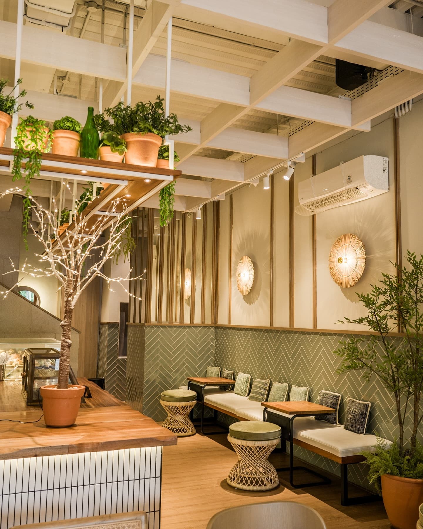 Kindee Thai Resto & Cafe 4