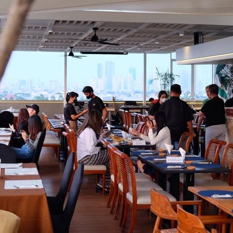 Candi Resto & Rooftop Bar 3