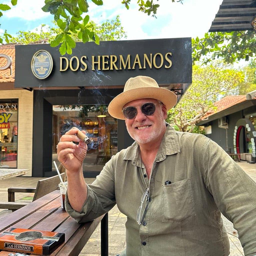 Jakarta's "Santorini"? Don't just look at the pictures, hear me out