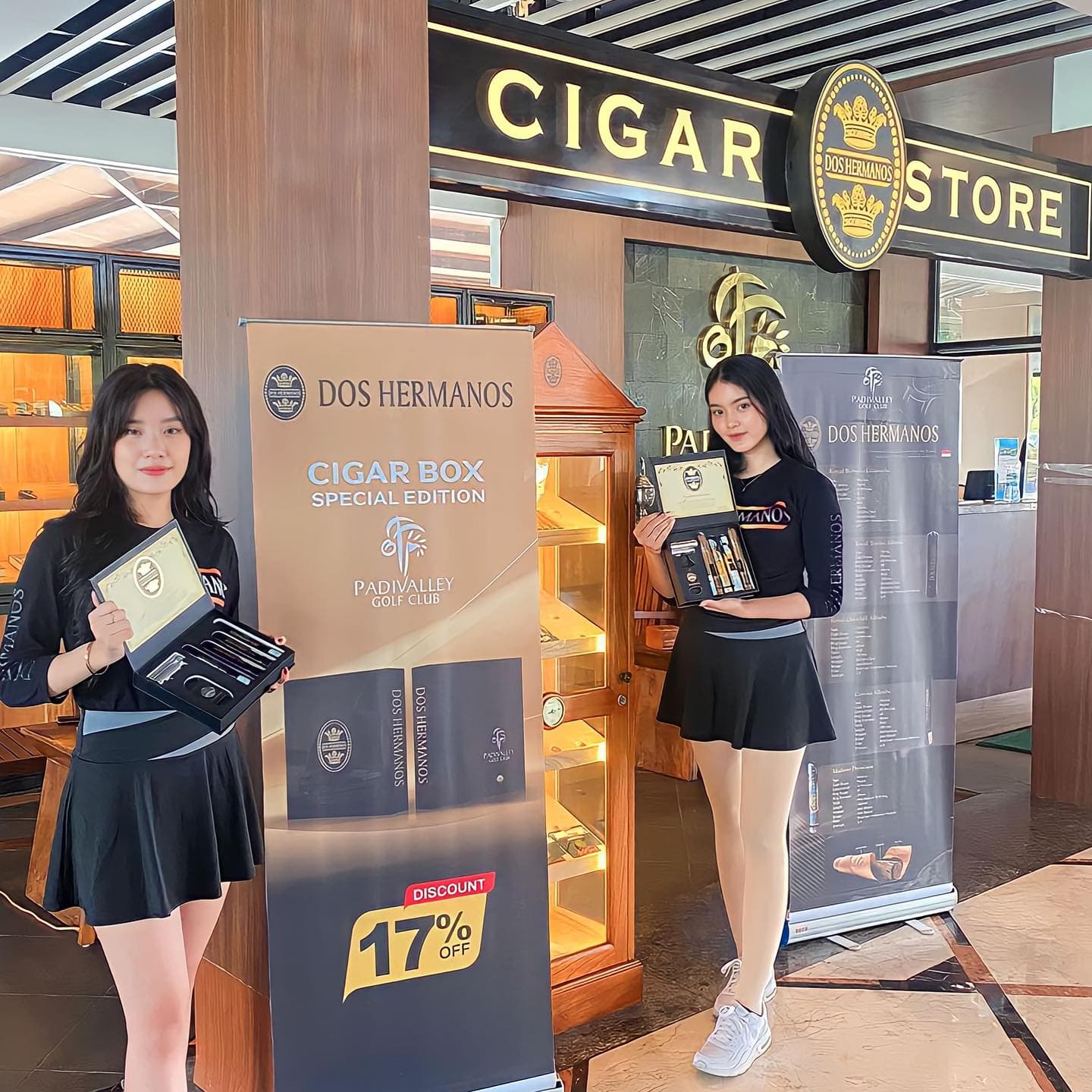 Jakarta's "Santorini"? Don't just look at the pictures, hear me out 2