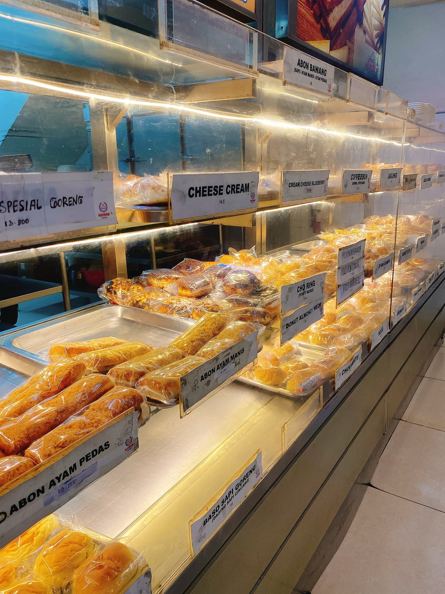 雅加达这家店，服务差还只收现金，凭什么火了50年？ 4