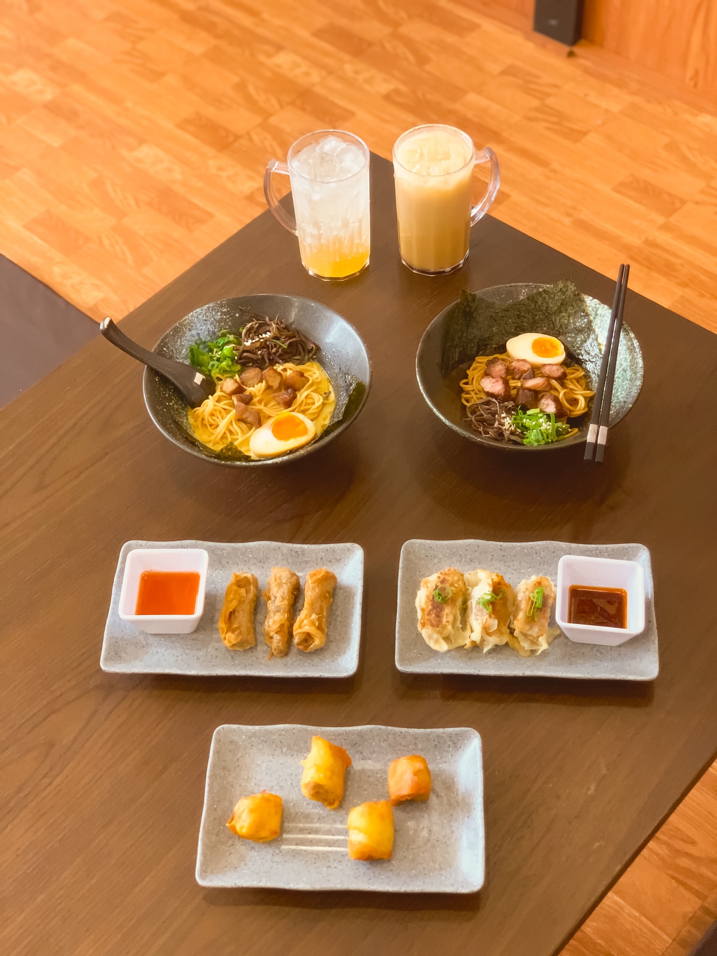 Bandung's 'Devil Spicy Noodles': Under 15 per person, why the daily long queues?