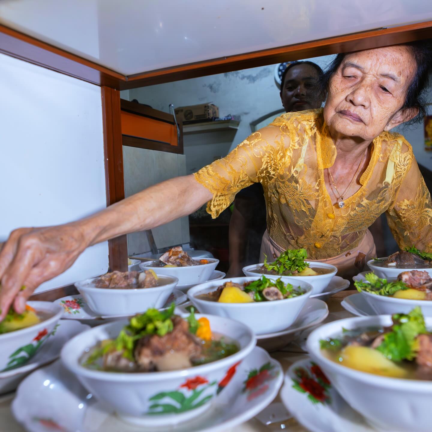 Demi sop buntut 28k ini, rela deh balik lagi ke Tawangmangu 2