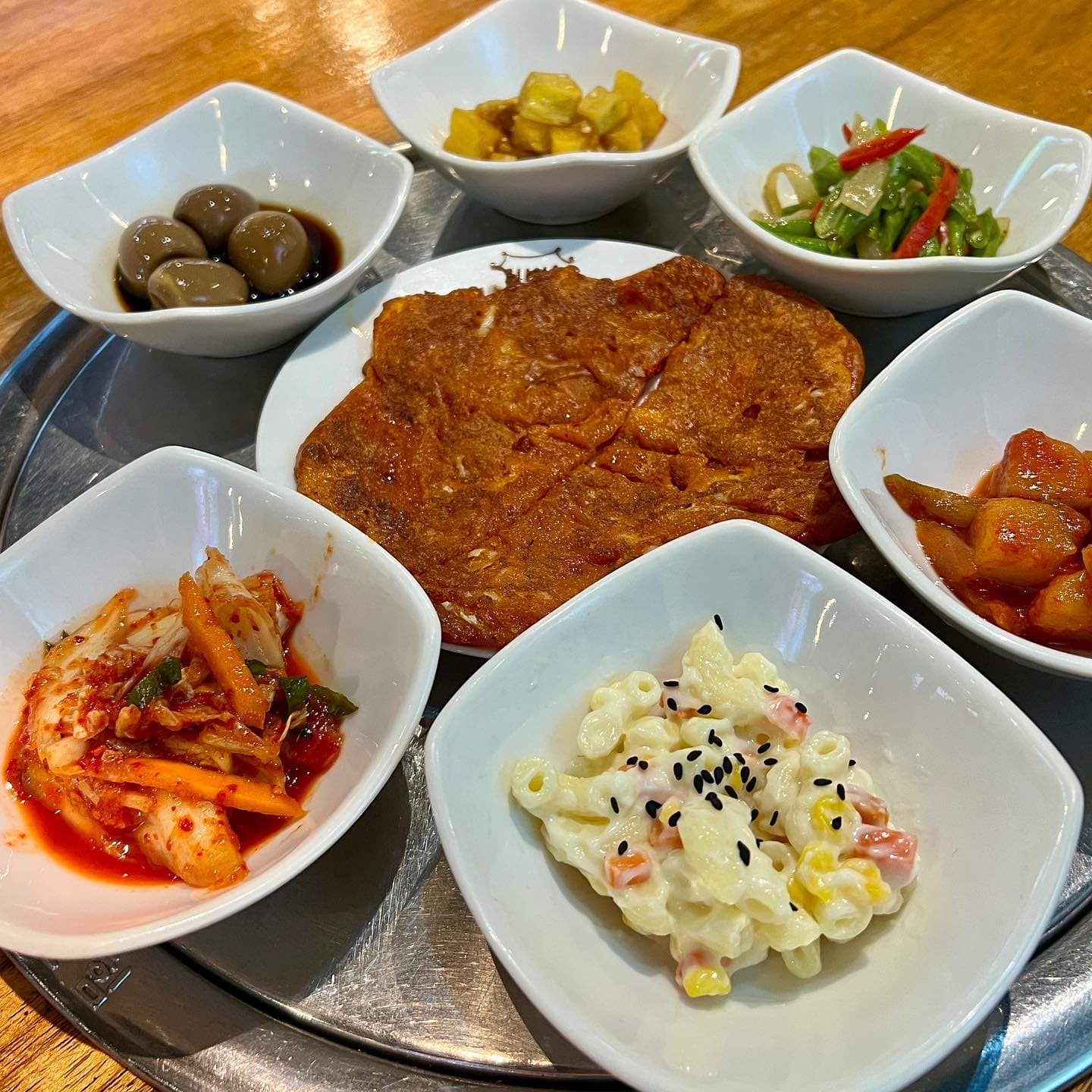 Where to Nongkrong late-night in Jakarta? Forget SCBD, this Korean Bar is the real answer. 6
