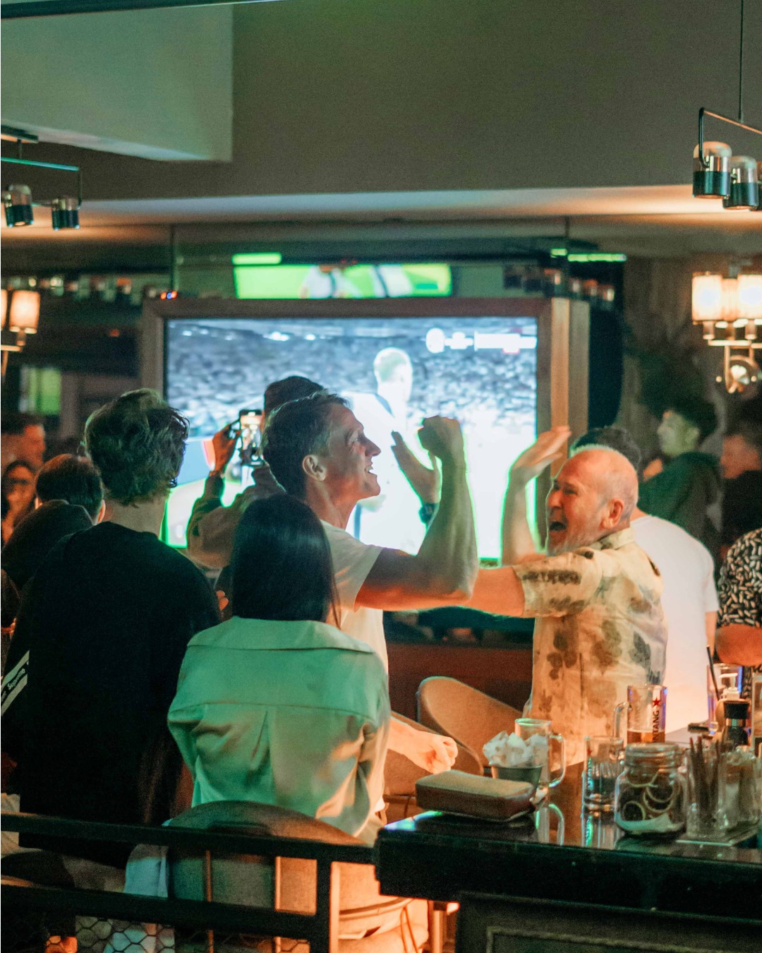 God-tier Food, Looks-Based Service? My Love-Hate Relationship with This 24h Bar in Seminyak!