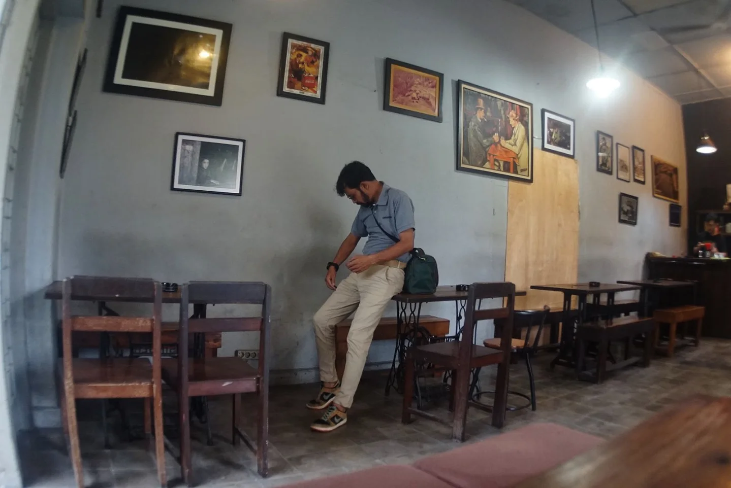 Coffee Purists, Step In! This 'No-Frills' Medan Cafe is the Cure for Fussy Coffee. 3