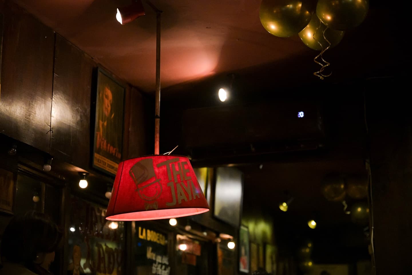 Rock Vets, Enter! Jakarta's 'Grandfather' Bar: Smoky, but the Soul is Burning. 5