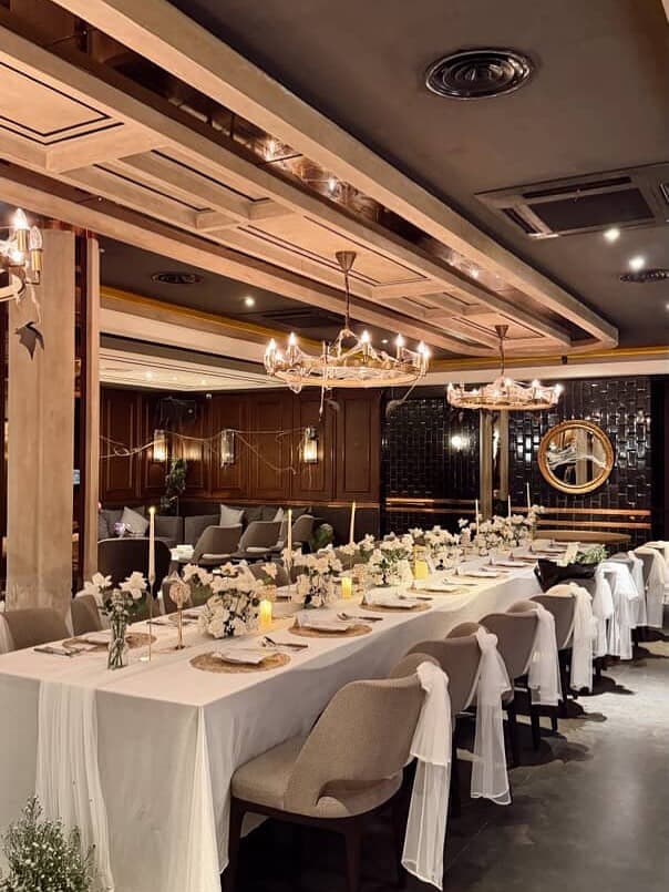 Resto Italia viral di Jakarta ini, selain buat foto doang, apanya yang `mantap`? 🤔 2