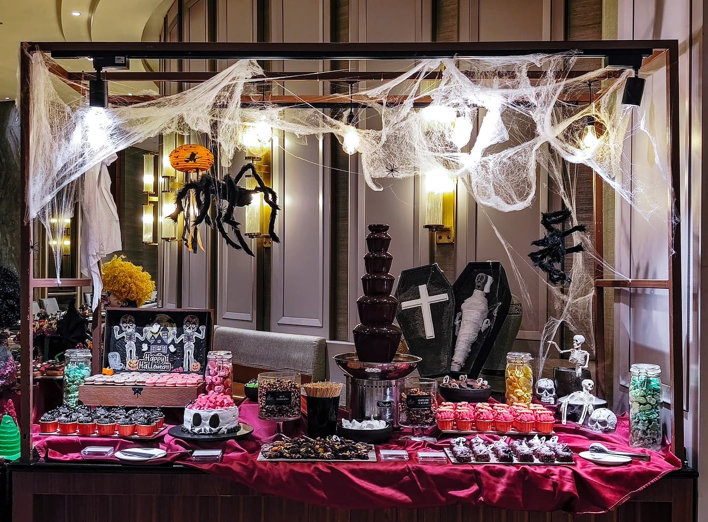 Spending almost 1 million on the Ritz-Carlton buffet? You'll want to read this about Asia Restaurant Jakarta first. 8