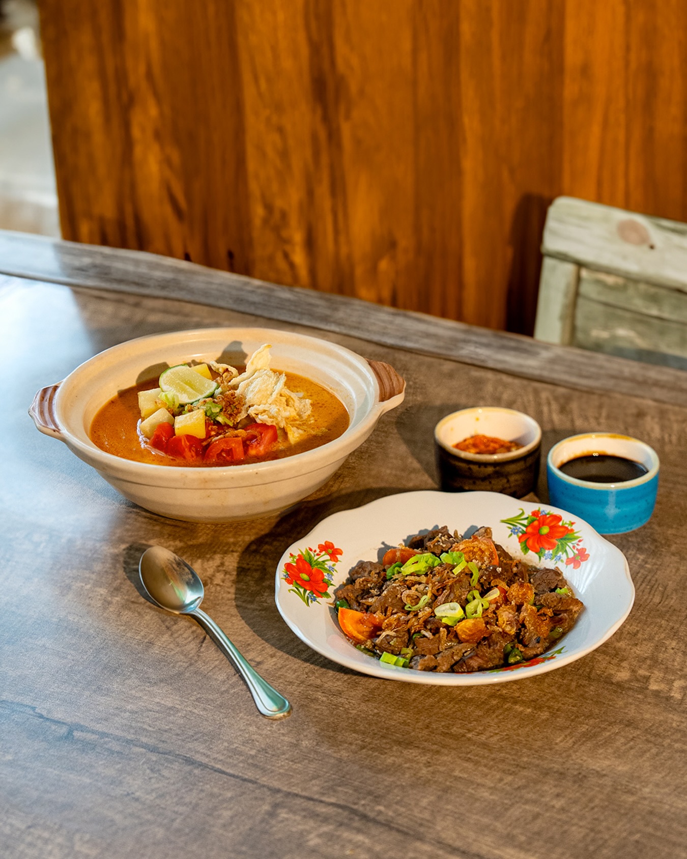 4.8 stars on Google, but a 2-hour wait for scorched rice?