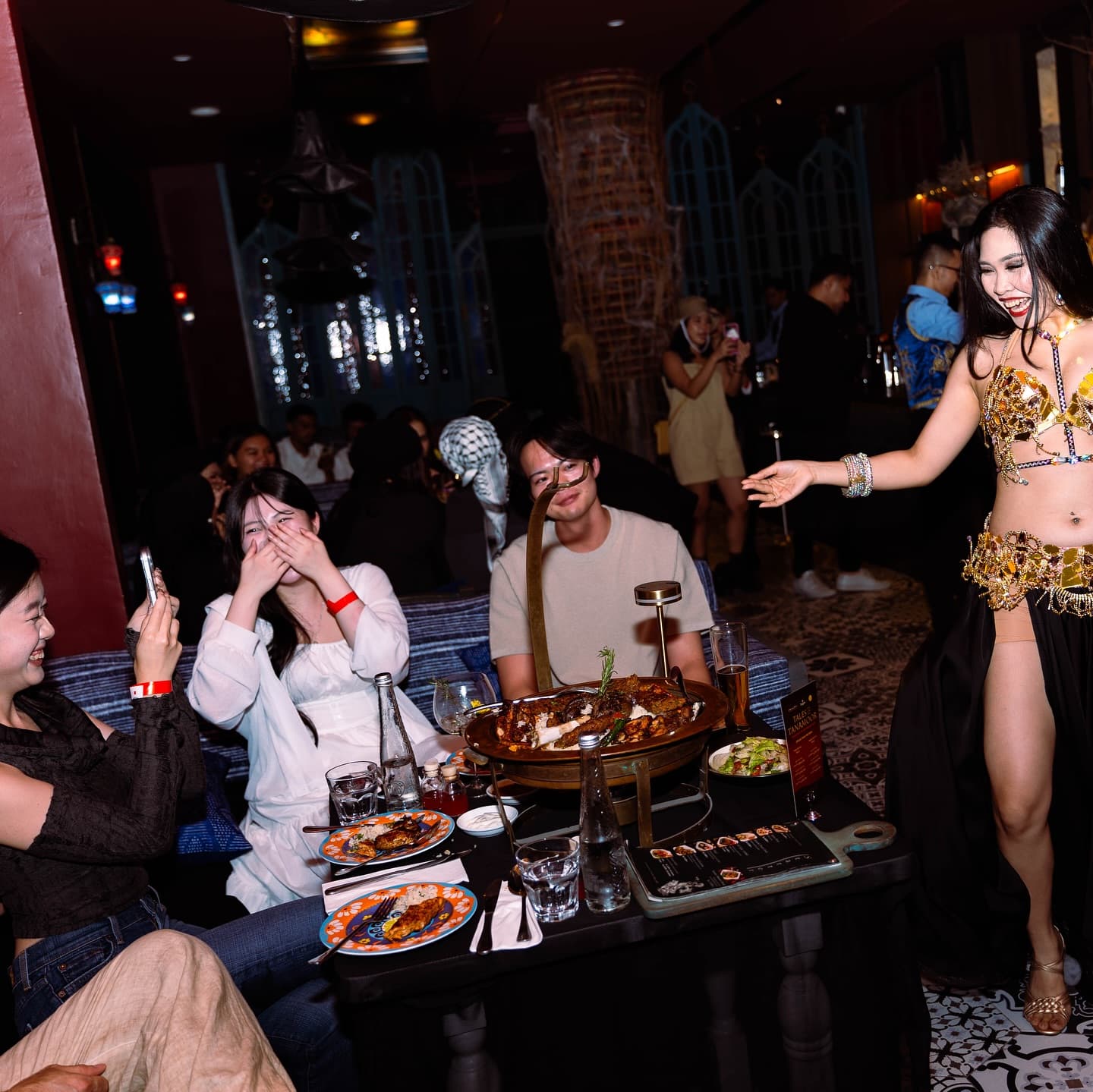 Nongkrong di Warung Turki Kemang, bayar 100 ribu cuma buat sesendok hummus. Gila apa mantap? 2