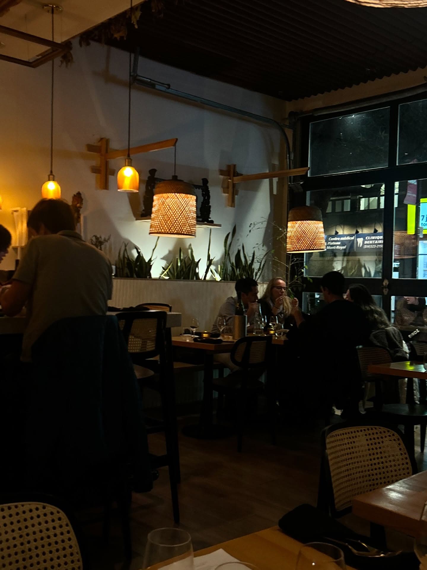 Anak nongkrong Jaksel, merapat! Soto Ayam lokal di bar British ini lebih mantap dari western food-nya, anjay 2