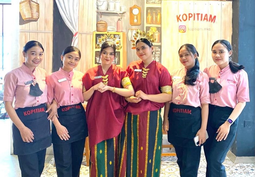 Kopitiam "Legend" di Makassar ini, mending dateng cuma demi cakwe-nya yang Mantap 4