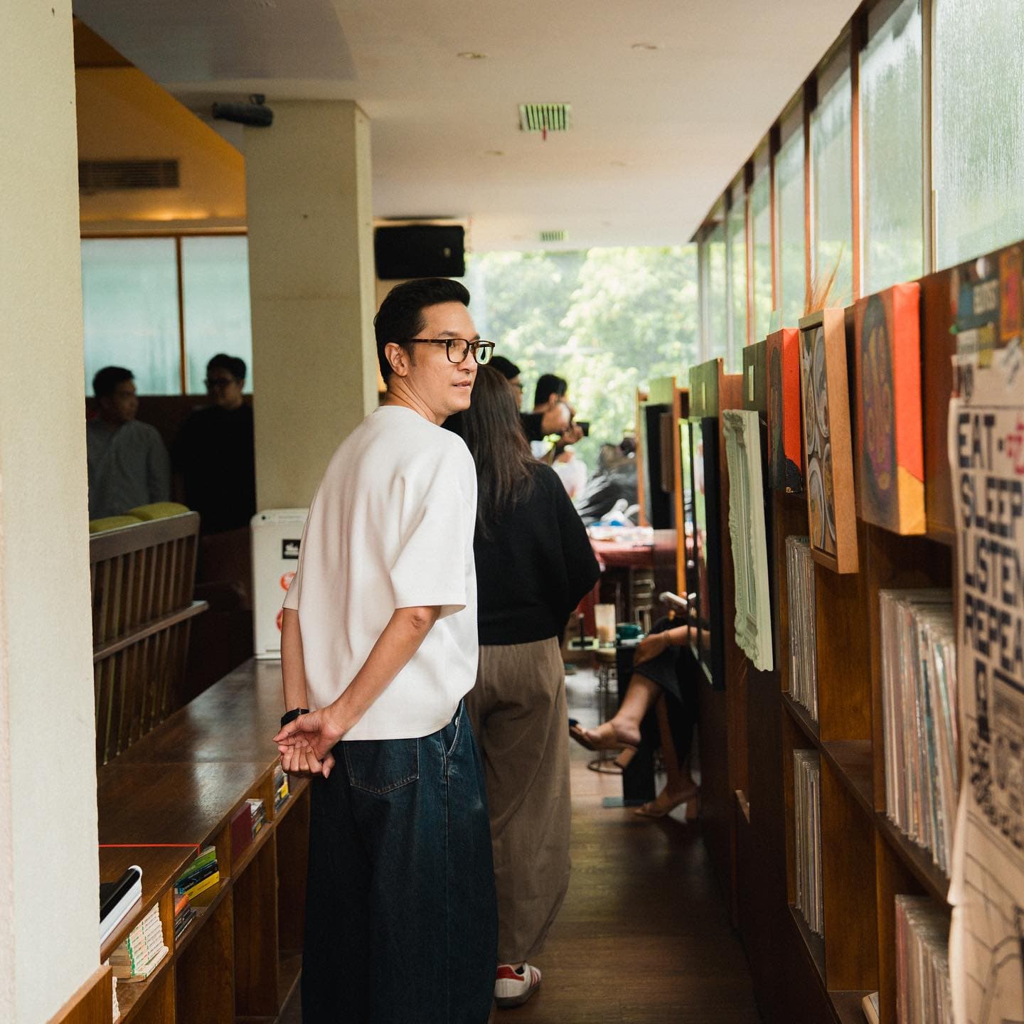 Anjay, anak gaul Jakarta pada ngantri? Gue udah cobain duluan Listening Bar ini buat lo