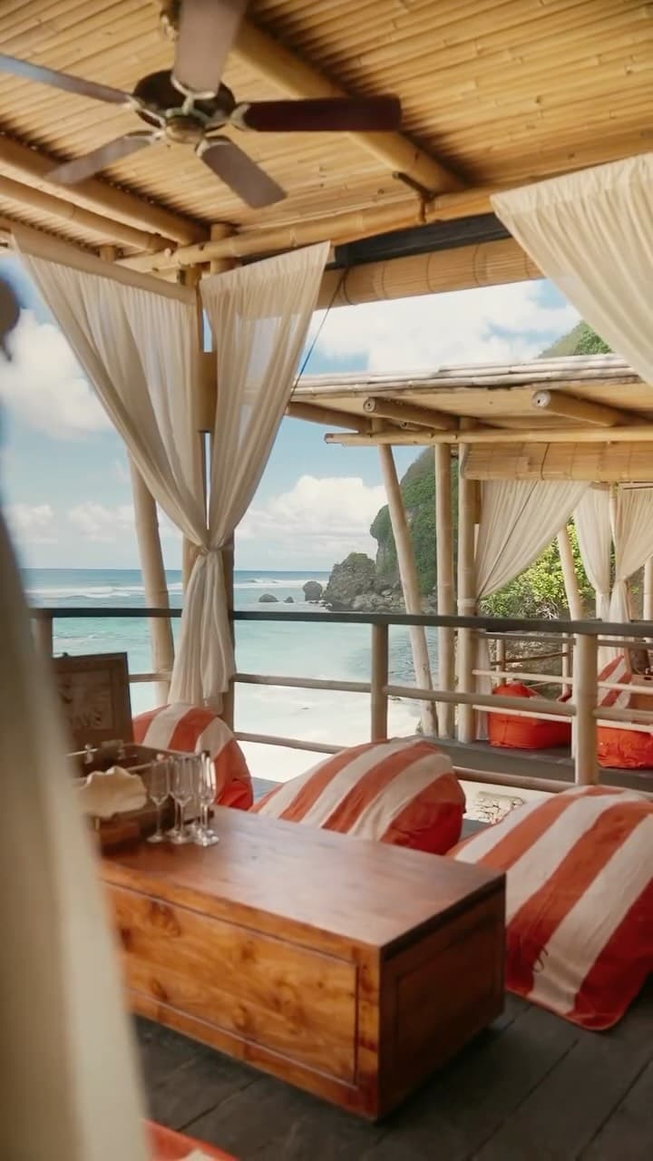 Keluar 800rb buat naik gondola ke pantai di Sundays Bali... Worth it gak sih buat Nongkrong? 🤔 8