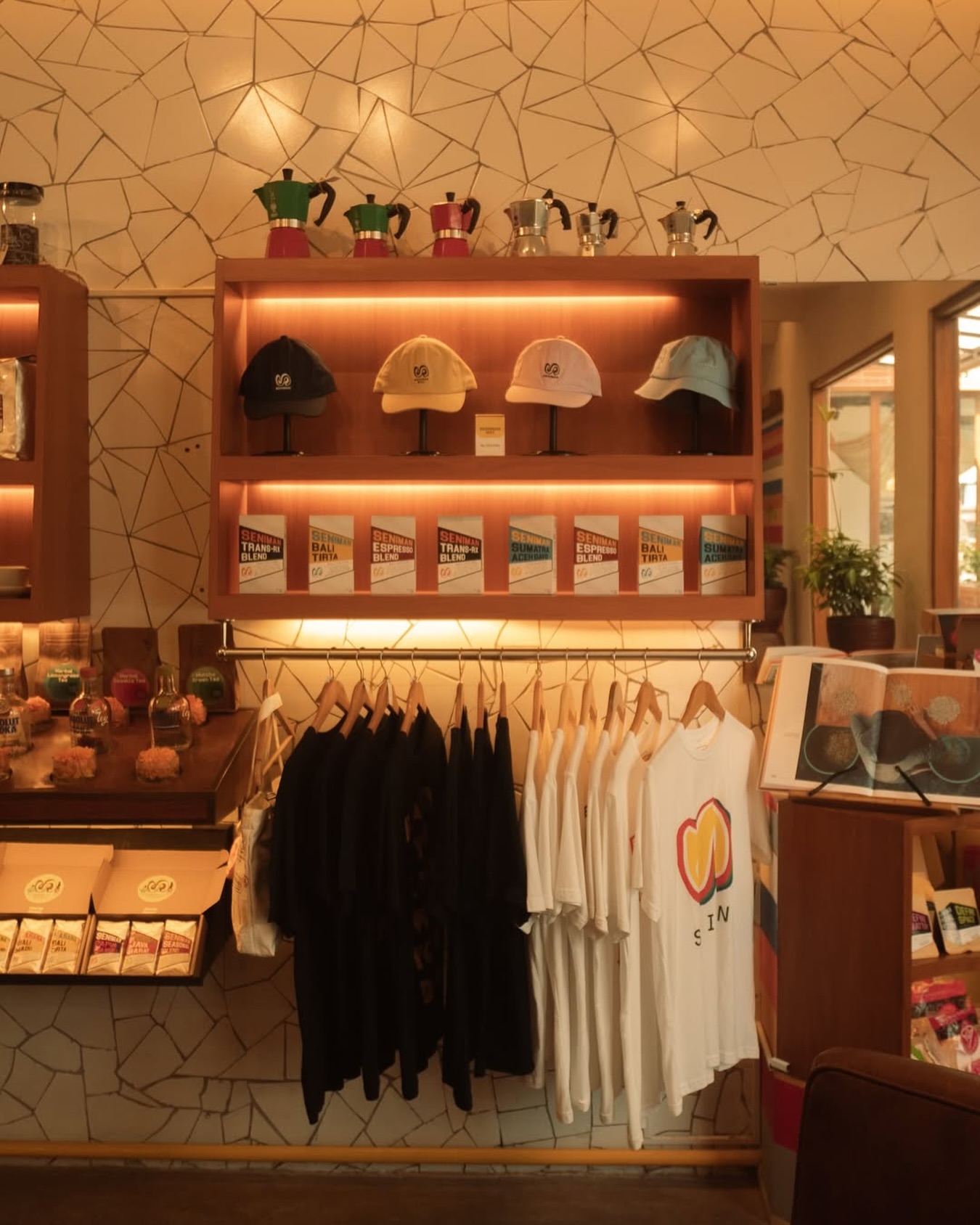 Kafe Ubud 'destinasi wajib', jangan cuma ngopi doang! 6