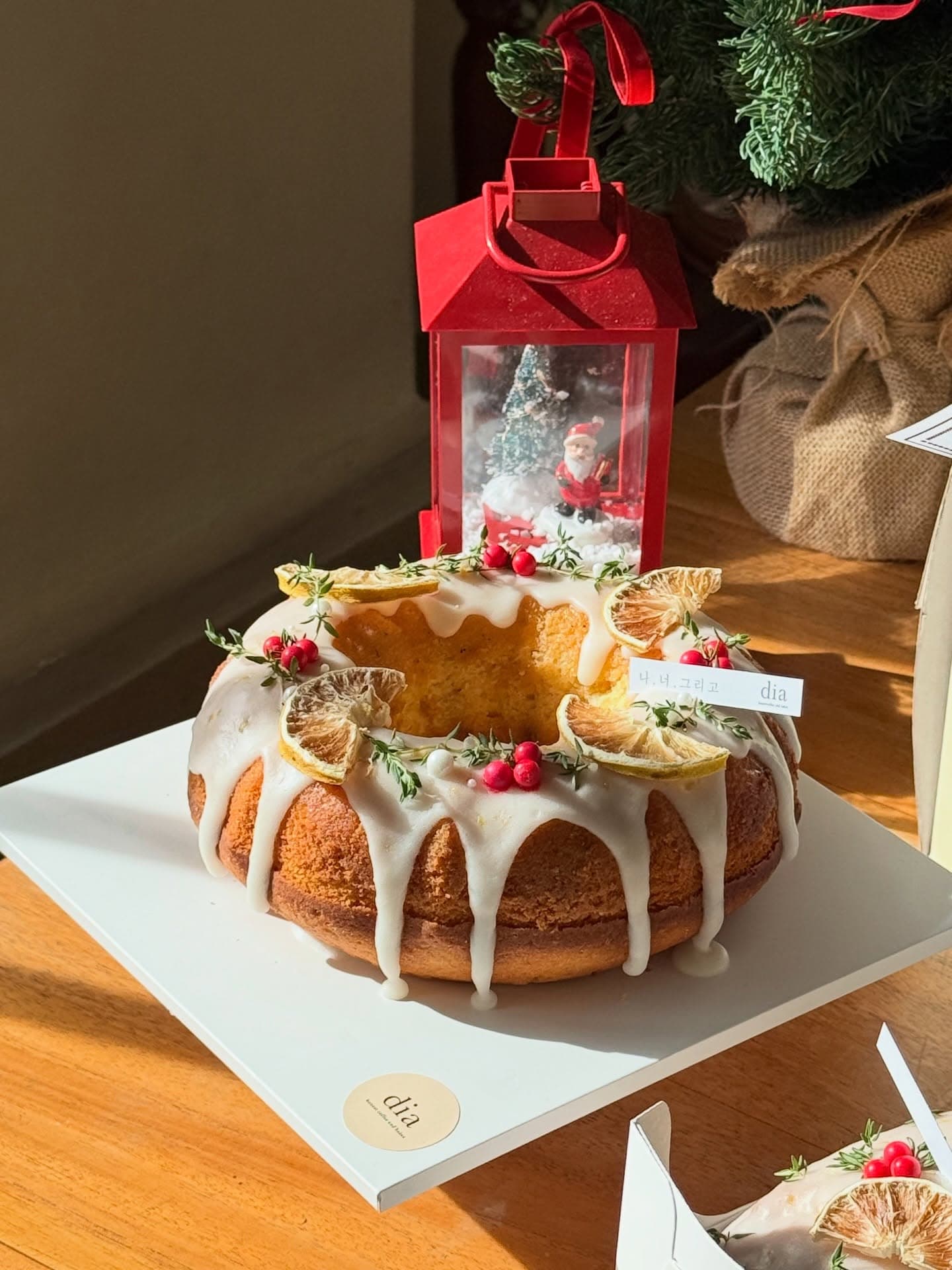 This K-style cafe in West Jakarta, besides the lawn, I just can't…