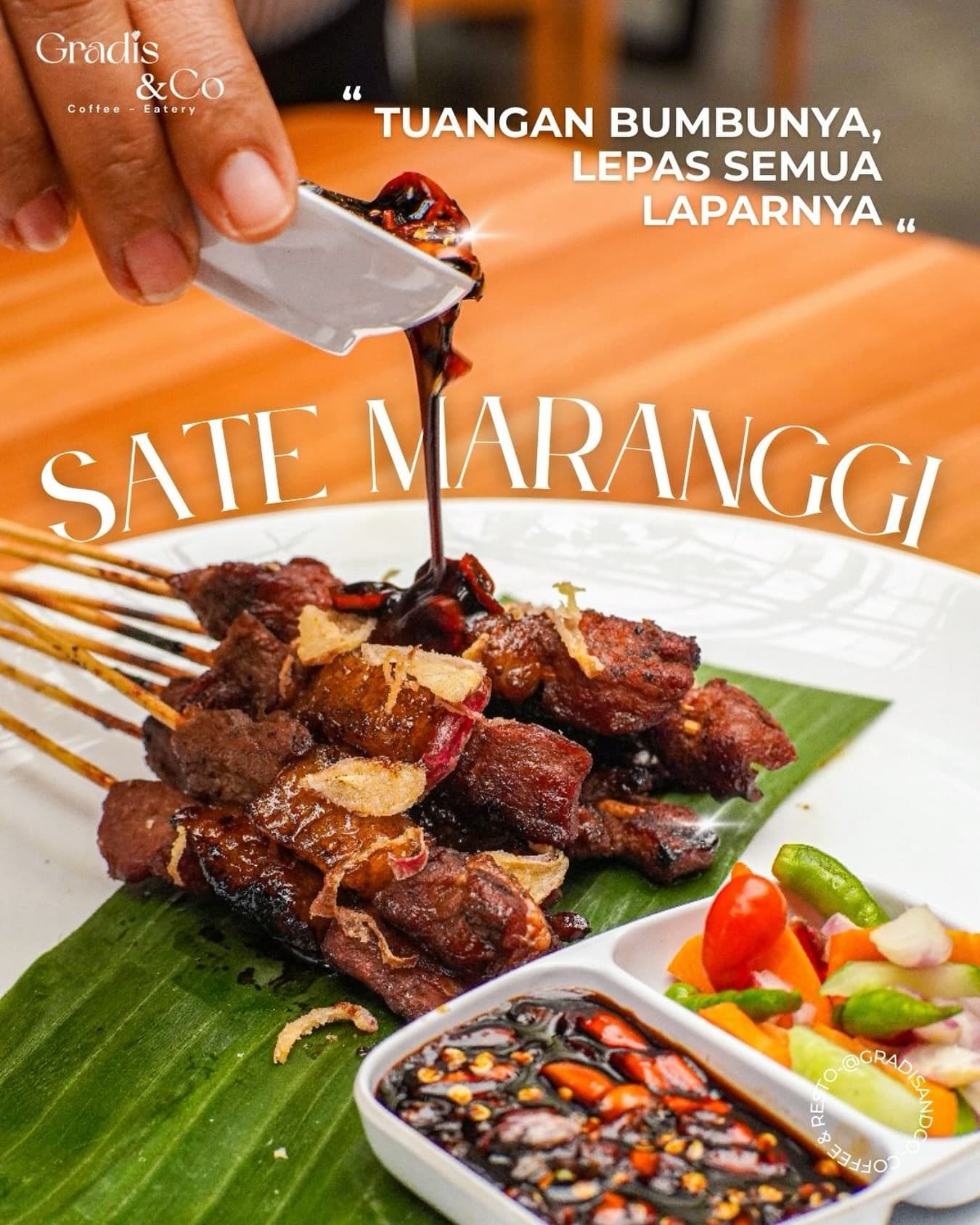 Siapa bilang Jaktim gurun kuliner? Anjay, resto akuarium ini nolak keras