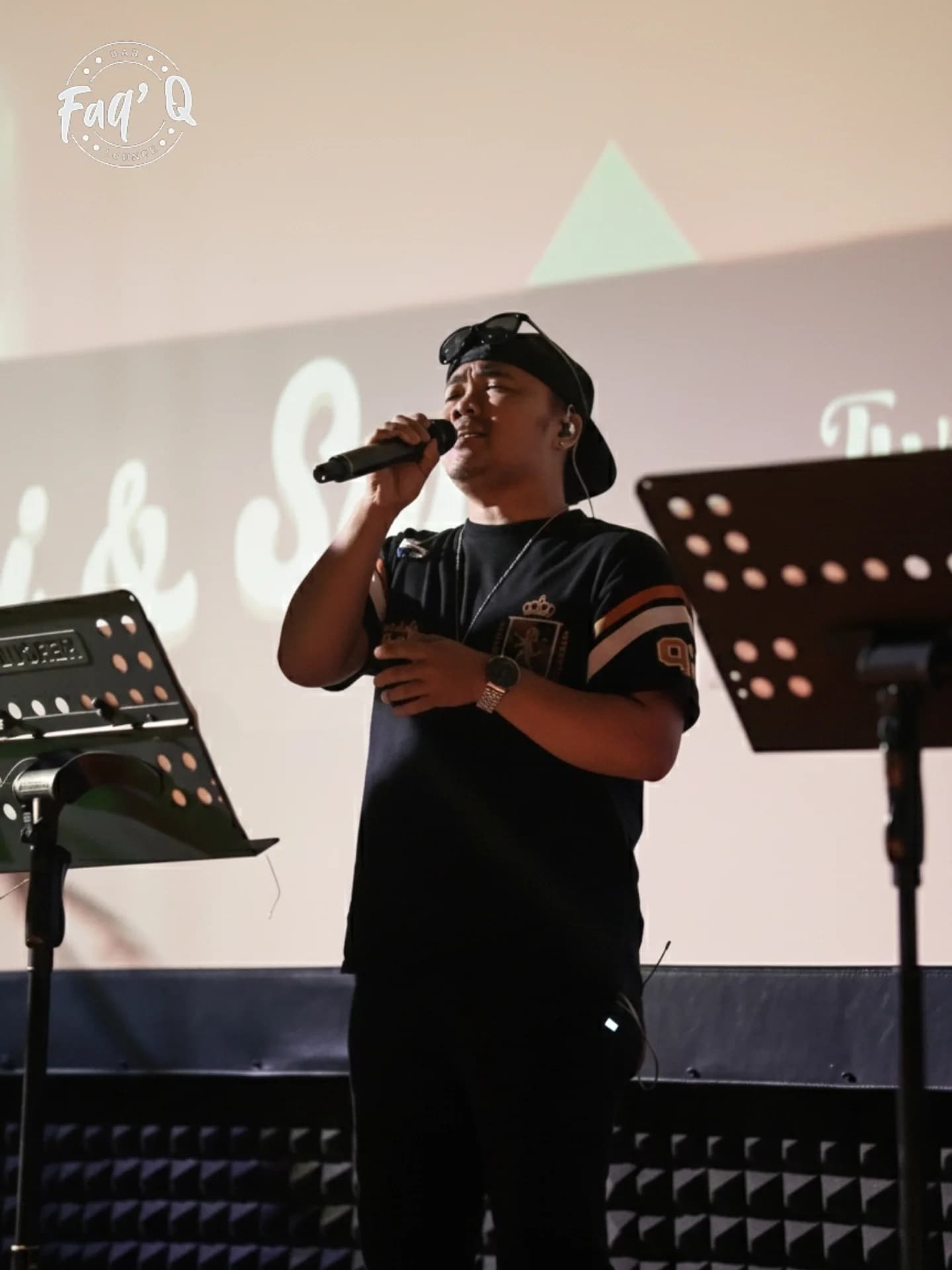 Geng team building Pluit, merapat! Area biliar super gede + Live Band, tapi ada minusnya nih, gue spill duluan 4