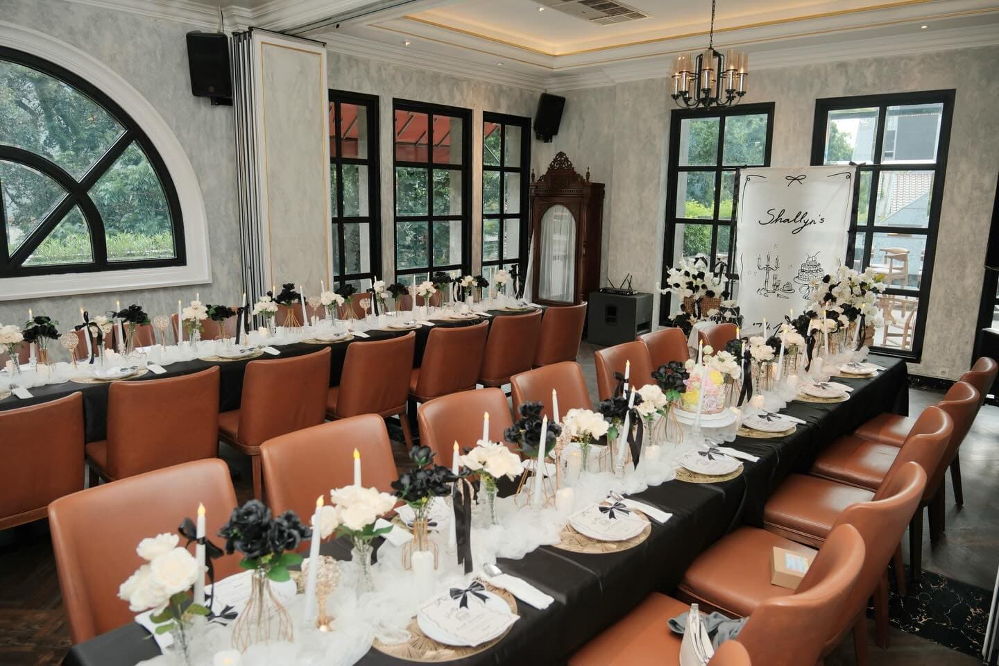 Ditch the mall dates! Is this European lounge in South Jakarta way too photogenic? 4