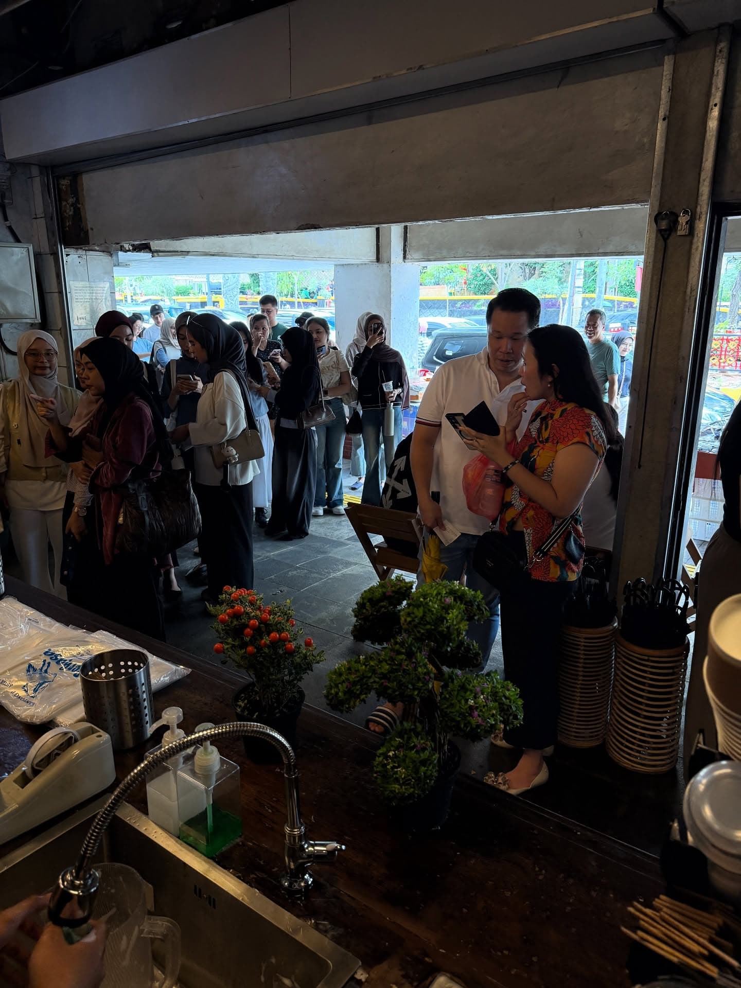 The God of Salt Bread in Jakarta? I Queued for 1 Hour & Have to Get This Off My Chest.