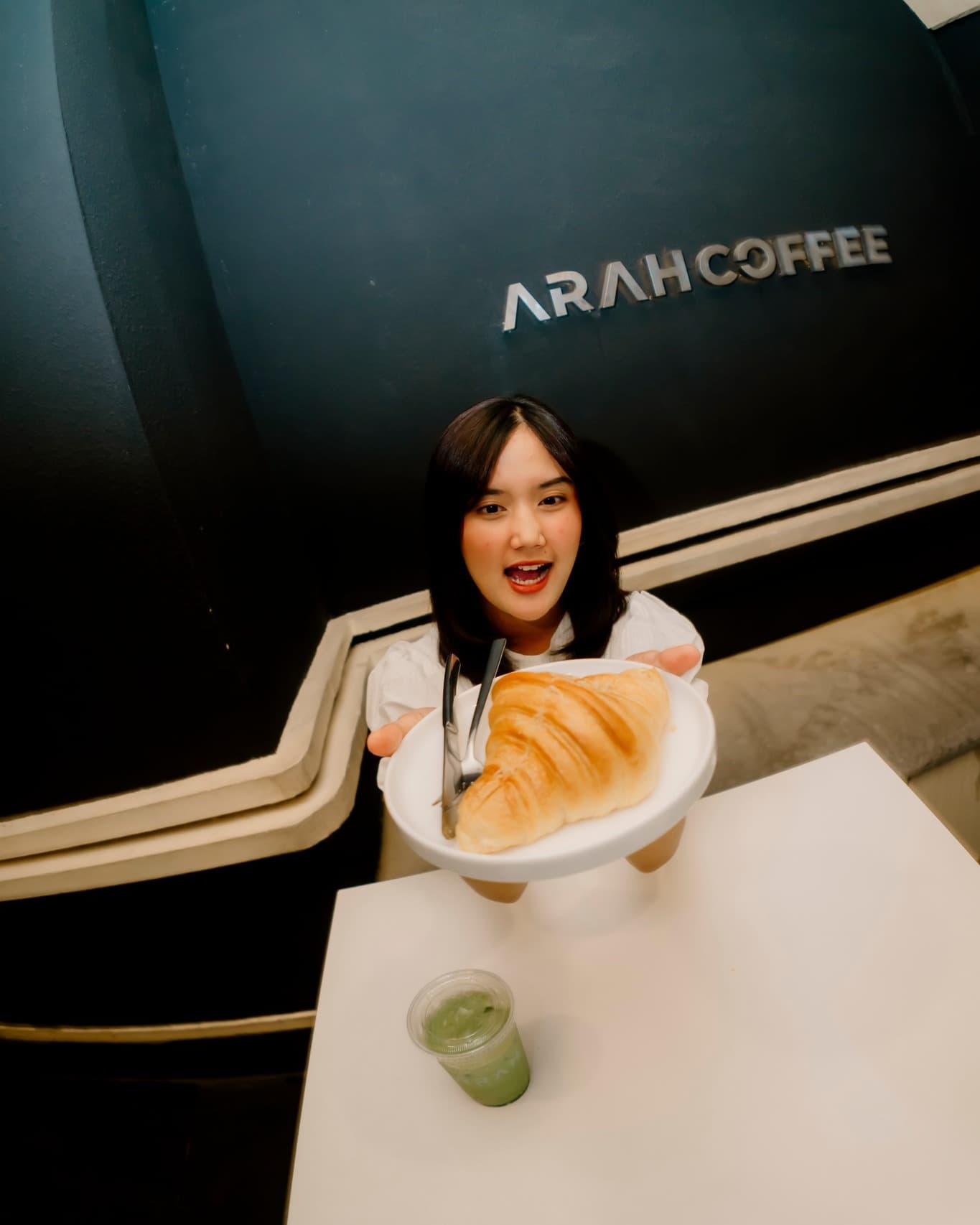 Don't be fooled by this Yadong shop's tiny entrance, the WFC inside is insane