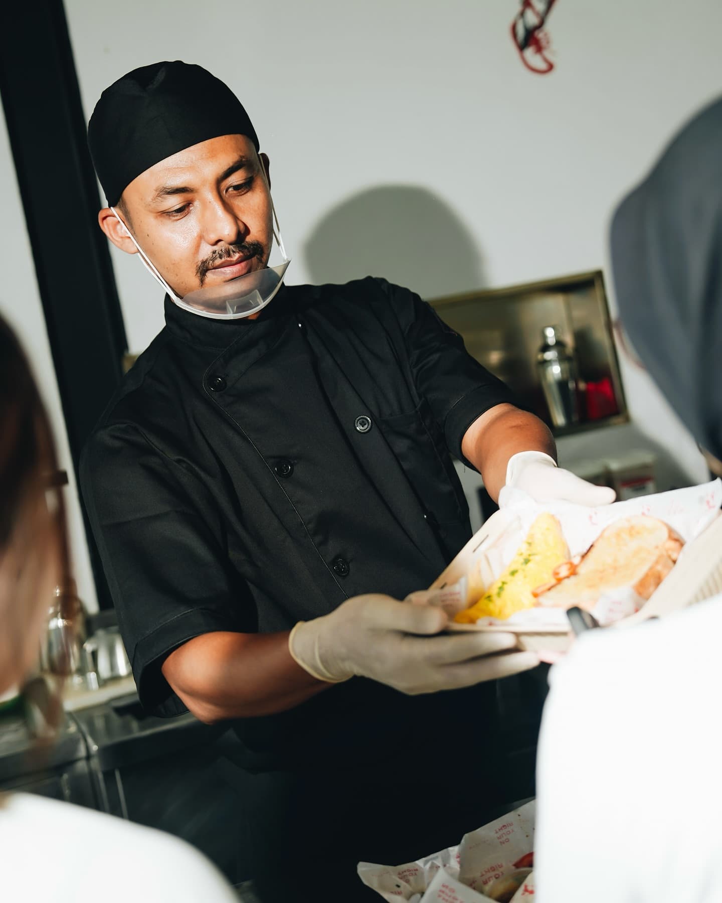 Going home after your GBK run? Big mistake! This runner's spot is the real highlight. 4