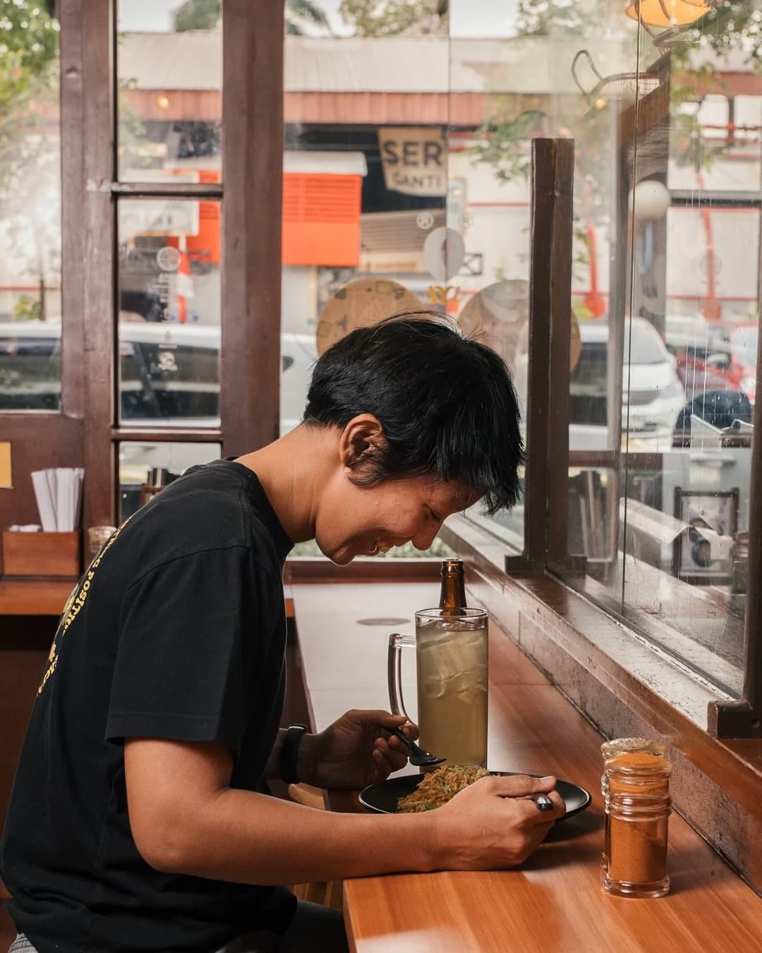 Antre 2 jam cuma buat Bakmi ini? 🧐 Tempat viral di Blok M, mending Chill dulu deh. 3