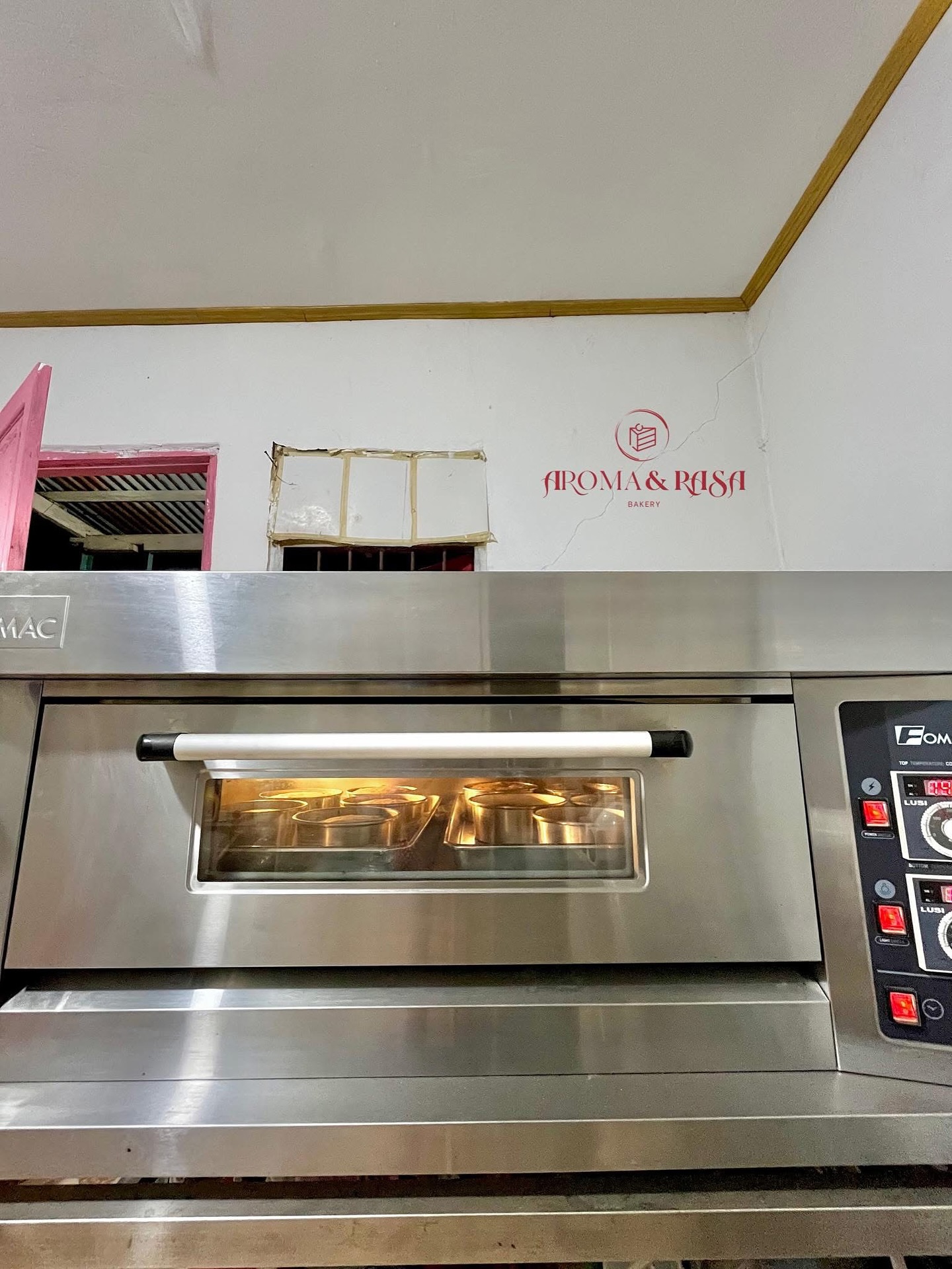 Anjay, chef bintang 5 pulang kampung! Emang rasanya semantap apa sih sampe bikin orang sekota rela dateng buat antri? 🤔 2