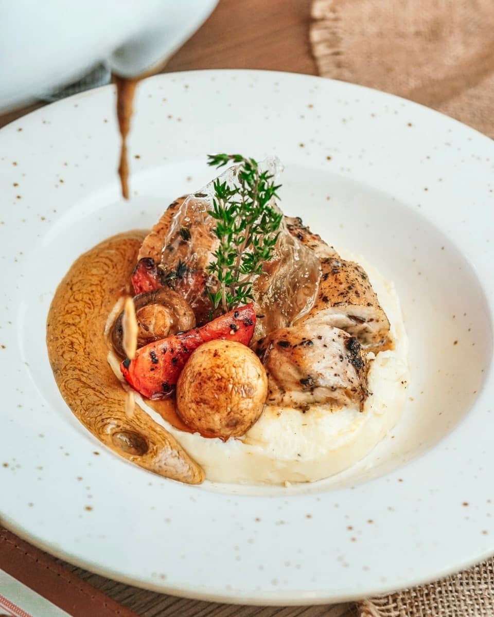 Calling all Jakarta sourdough heads! I'd only dare recommend this shop to you. 6