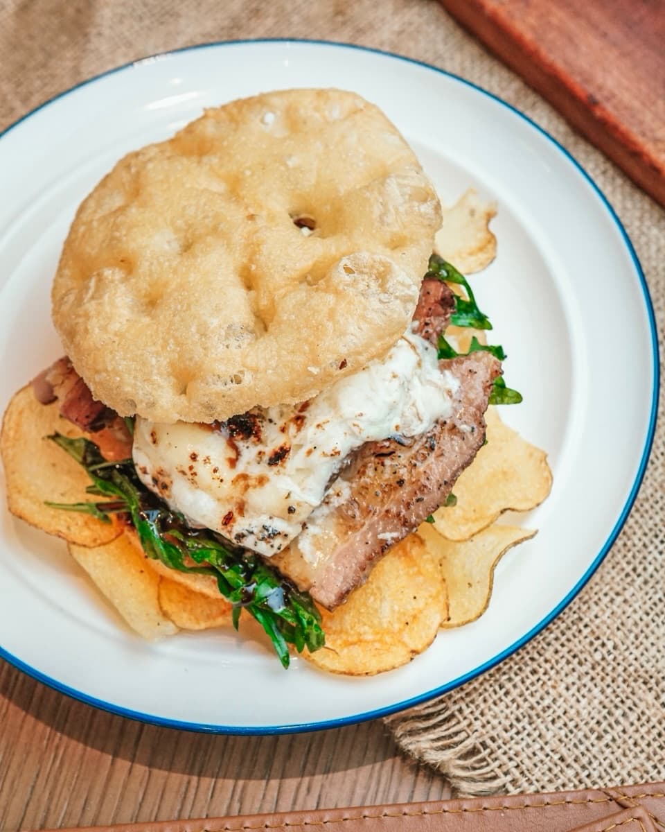 Calling all Jakarta sourdough heads! I'd only dare recommend this shop to you. 2