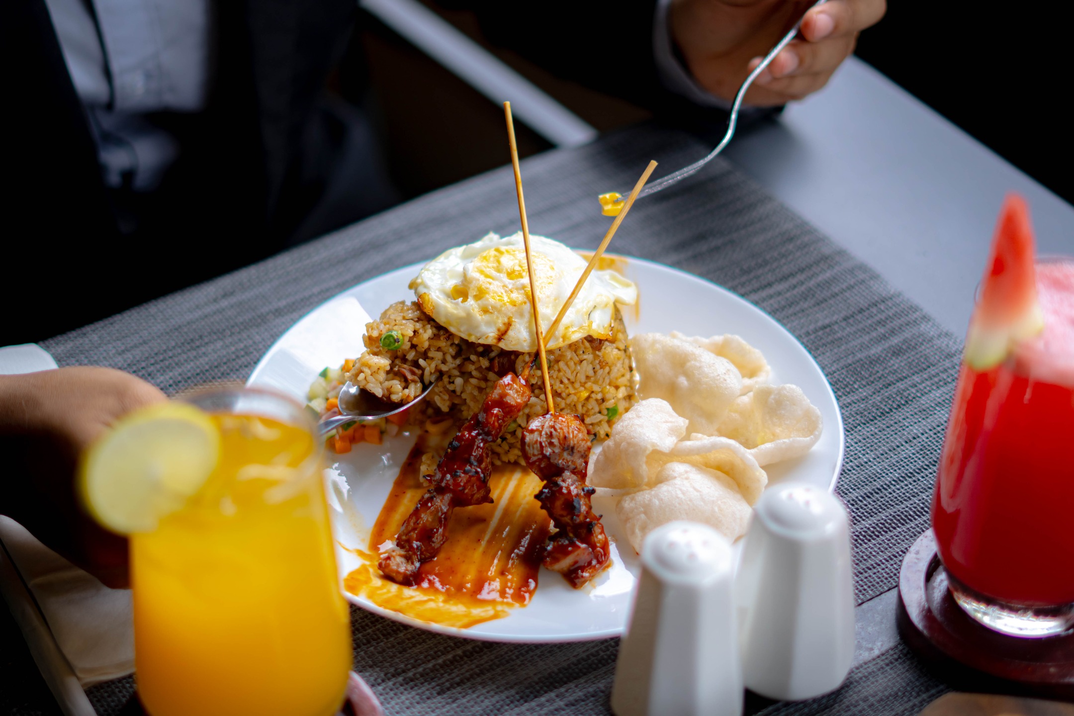 Who says hotel restaurants are a scam? This place in Lampung is Mantap from service to flavor 3