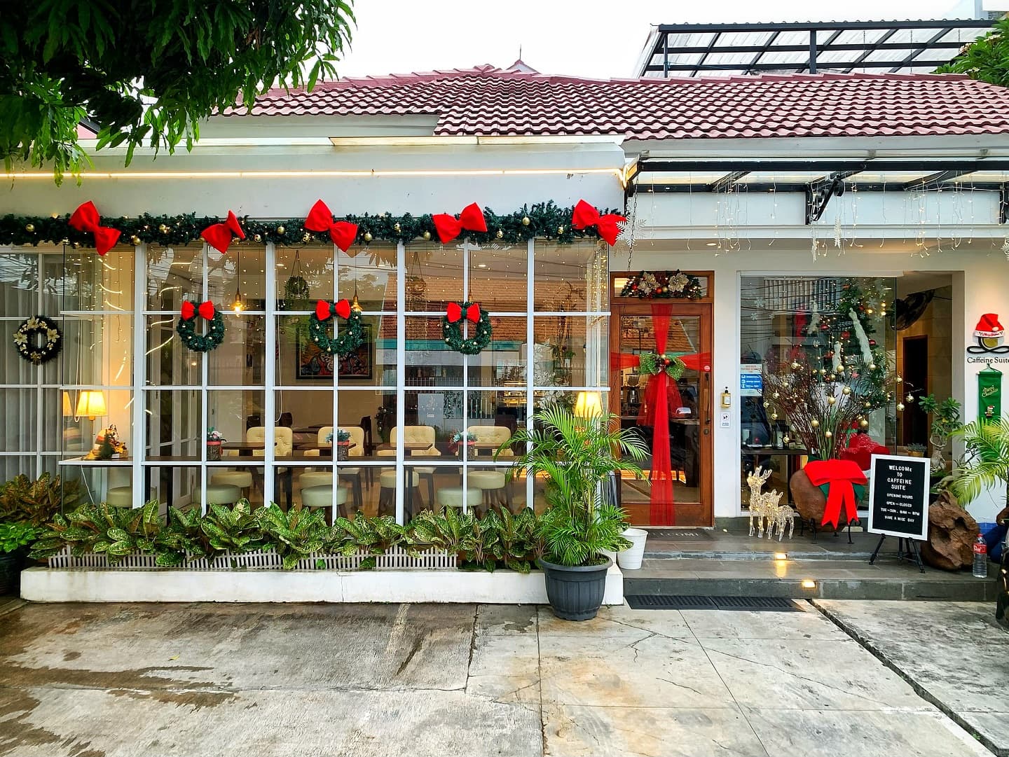 To Jakarta's WFC Army: Think twice before hyping this residential cafe. 5