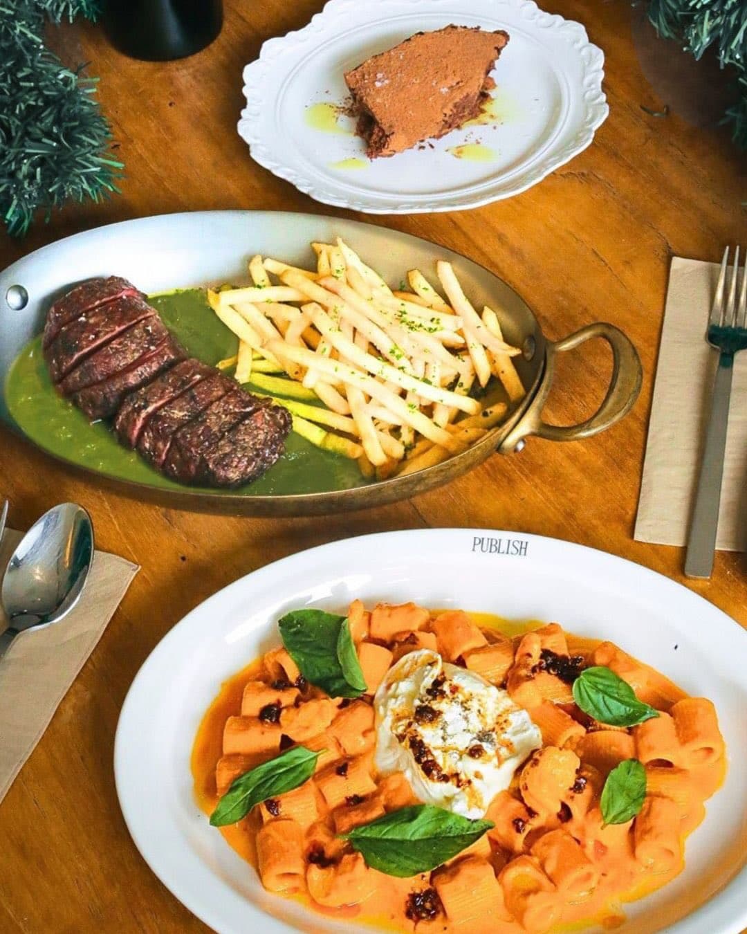 Jangan cuma liat rating 4.7 Google! Tempat Nongkrong viral di Jakarta ini setengahnya Mantap, setengahnya Anjay. 2