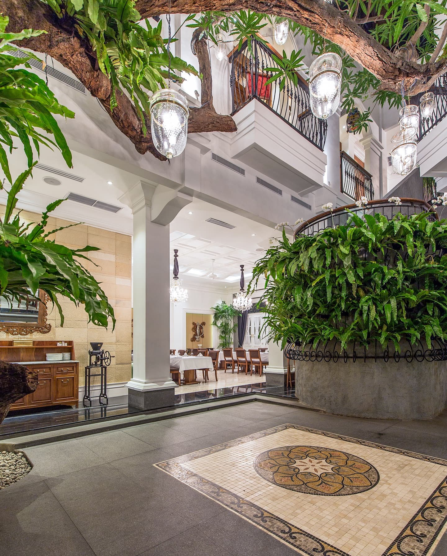 除了是J-Hope同款，雅加达这家百年老宅餐厅还剩下什么？ 4