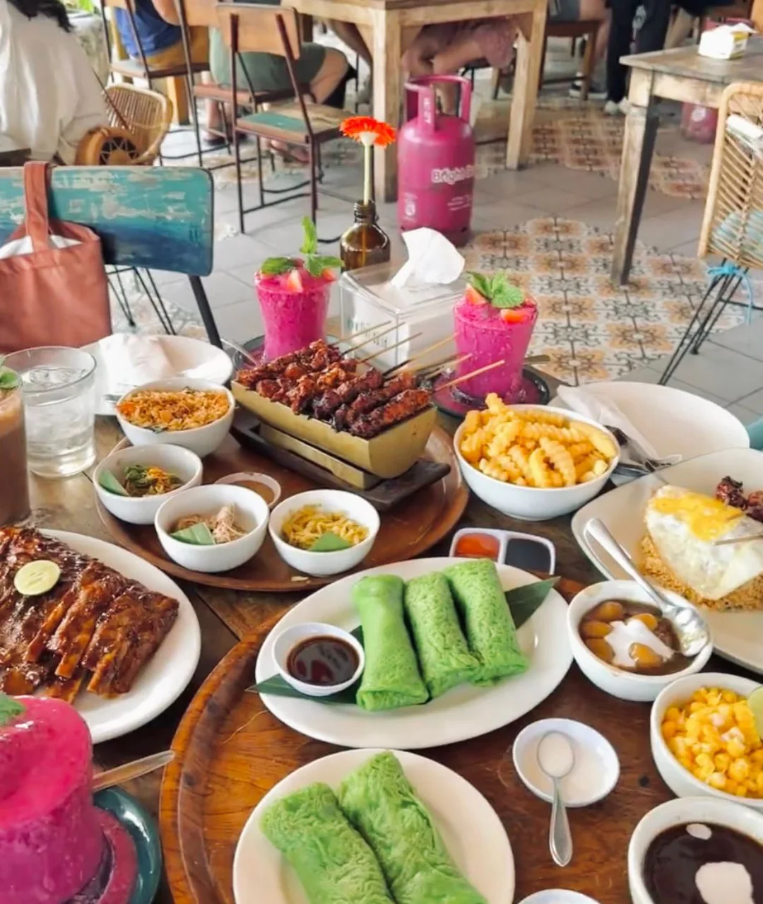 Iga Babi Panggang rating Google 4.8 bintang, kok malah mau aku blacklist? Toko viral Seminyak ini bikin dilema! 5