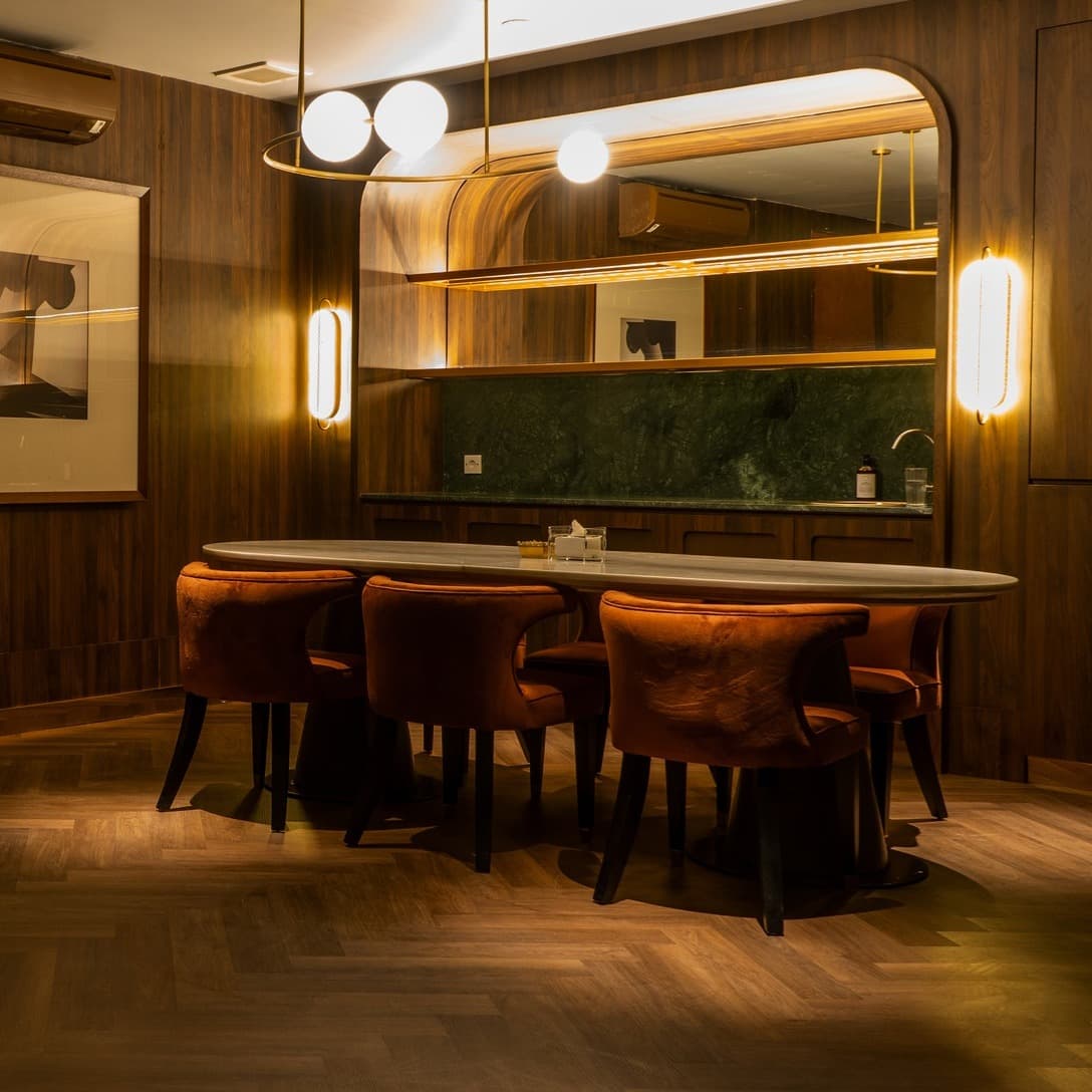 Stop liatin foto IG-nya! Zonk-nya KTV viral di Senopati ini, udah gue cobain duluan buat lo. 2