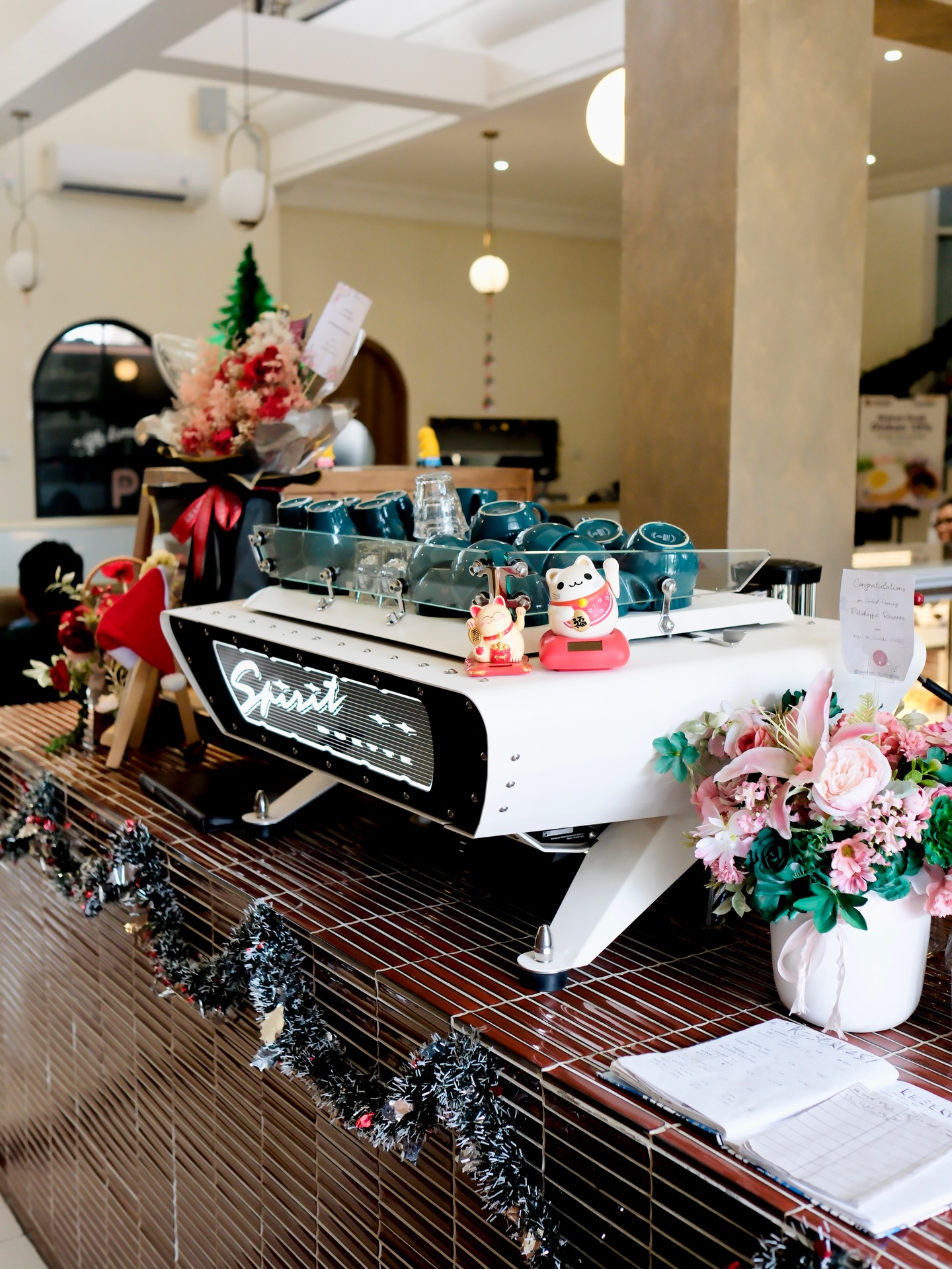 Anak kreatif, sini Nongkrong! Kafe 'rumahan' di Balikpapan ini inspirasinya Mantap abis! 🤩