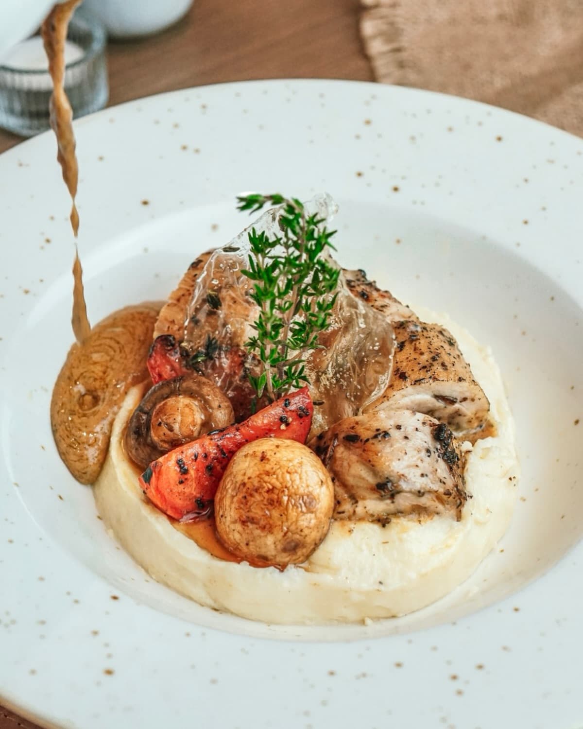 Calling all Jakarta sourdough heads! I'd only dare recommend this shop to you. 4