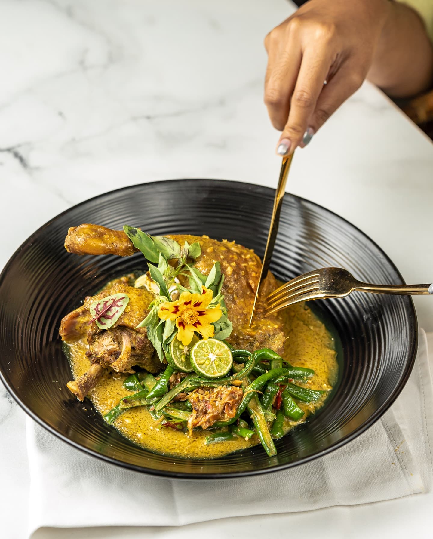 除了是J-Hope同款，雅加达这家百年老宅餐厅还剩下什么？ 6