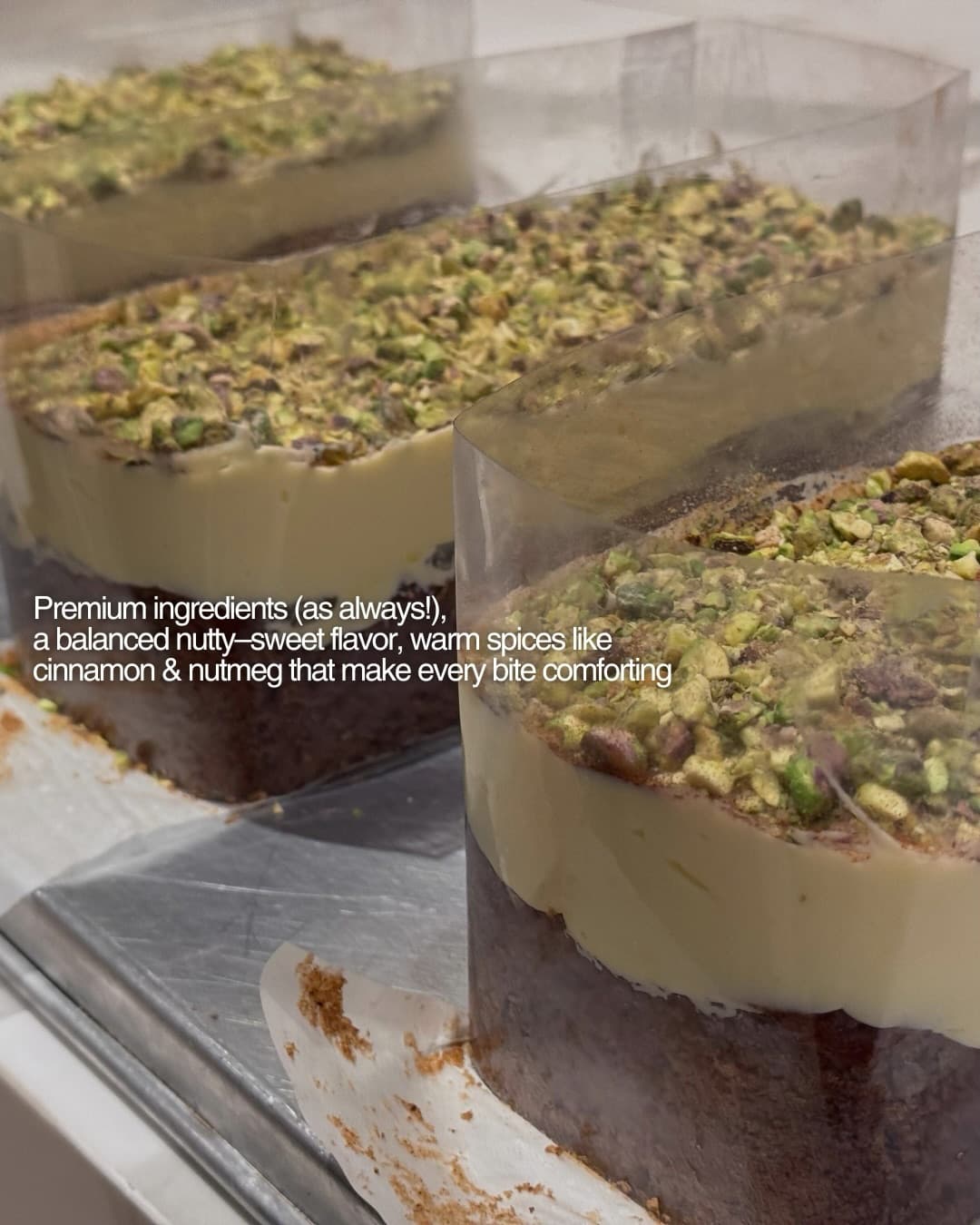 This Jakarta bakery is just a tiny window, so what's with the daily queue? 4