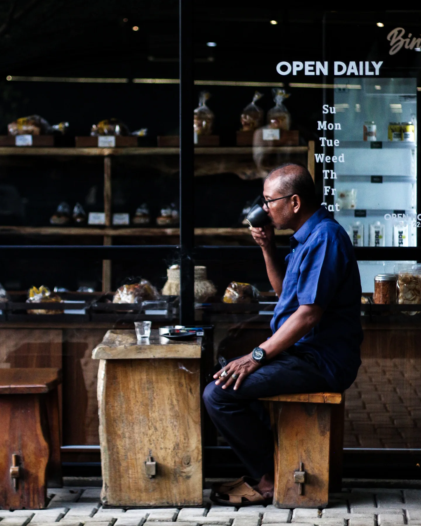 Anak foto, merapat! Kafe 3 lantai di Banjarbaru ini tempatnya **Mantap**, tapi worth it gak sih bayar cuma buat suasananya doang?