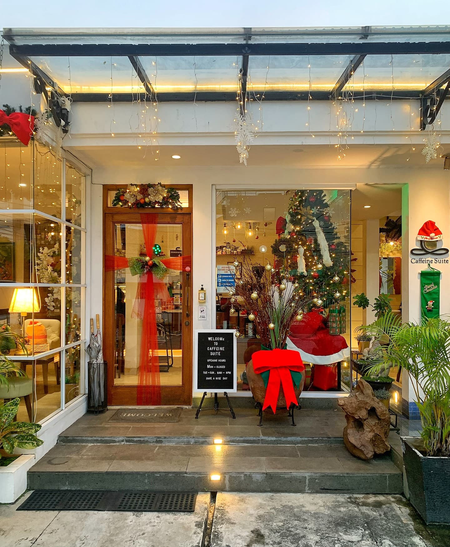 To Jakarta's WFC Army: Think twice before hyping this residential cafe. 3