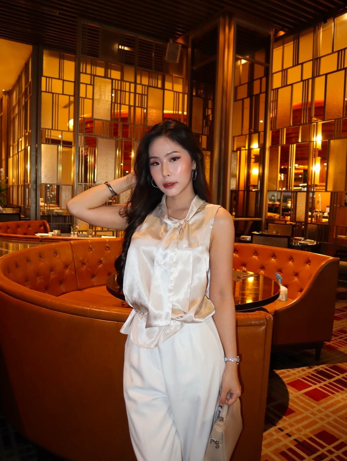 Spending almost 1 million on the Ritz-Carlton buffet? You'll want to read this about Asia Restaurant Jakarta first. 6