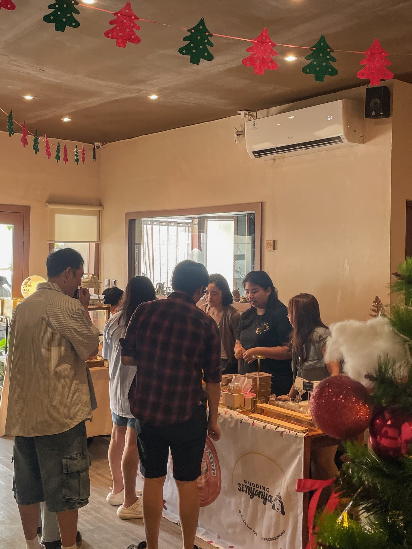 WFC di Jakarta makin Anjay! Colokan dijamin Mantap, tapi mau Puding Kapibara? Hoki-hokian 2