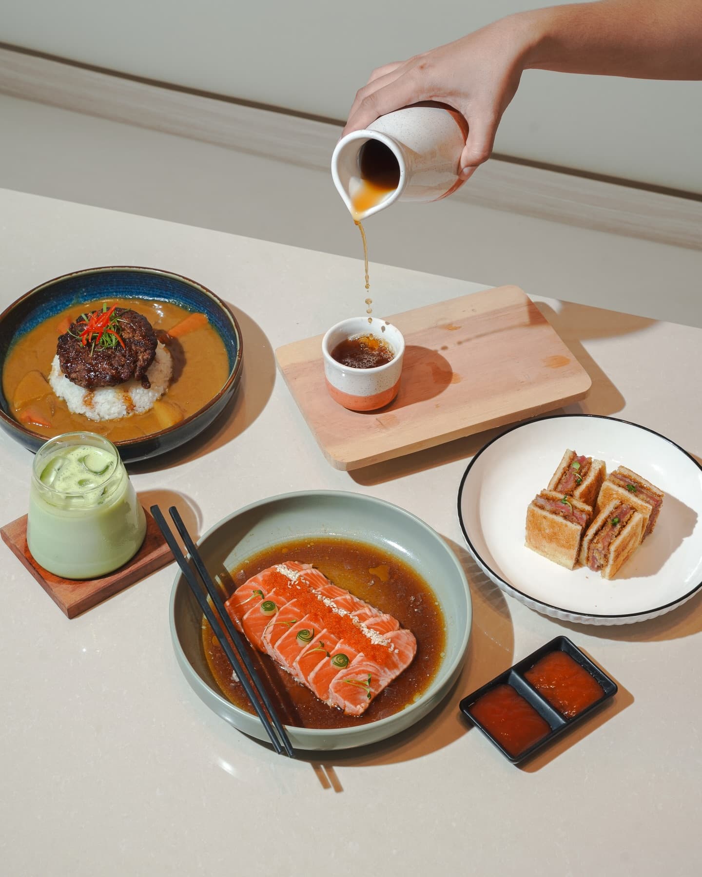 Para pejuang WFC Jakarta, merapat! Kafe WFC ini Anjay banget, hari Senin bawa laptop auto diskon