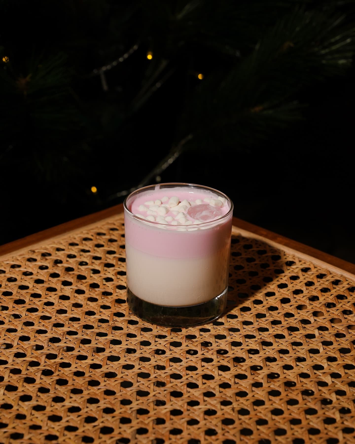 Demi Osmanthus Latte mantap, rela kena asep rokok pas nongkrong. Worth it gak sih? 5