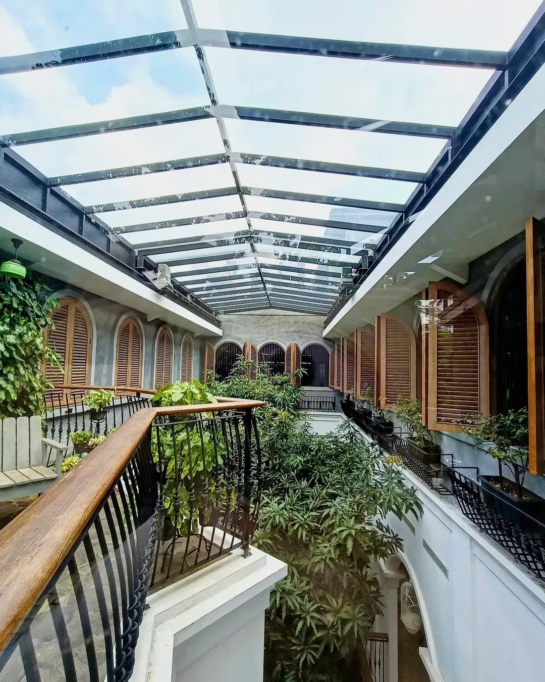 除了是J-Hope同款，雅加达这家百年老宅餐厅还剩下什么？ 2